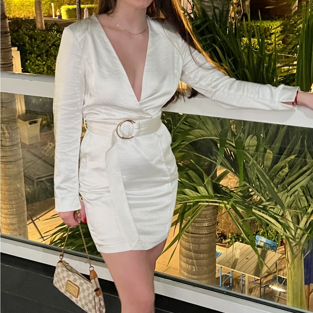 Lulu's White Satin Belted Long-Sleeve Dress